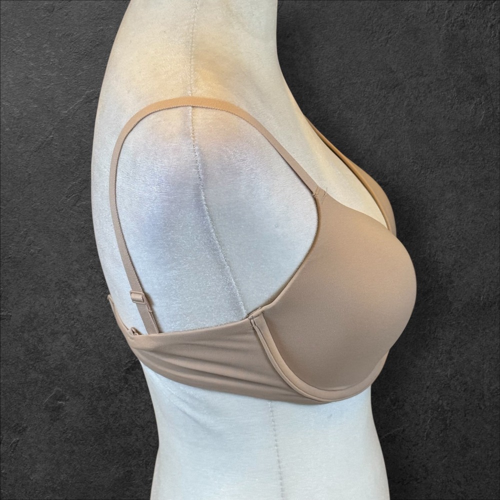 SKIMS Fits Everybody T-Shirt Bra Clay Underwire‎ Push Up Smooth Cup Size 32DD - Picture 2 of 6